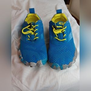 Breathable water/beach sneakers